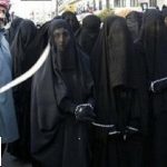 روش جديد داعش براي مبارزه با بدحجابي !