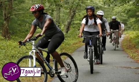 دوچرخه سواري اوباما و دخترانش