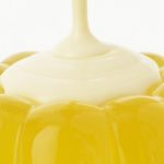 طرز تهیه فرنی خامه ای با ژله زعفران