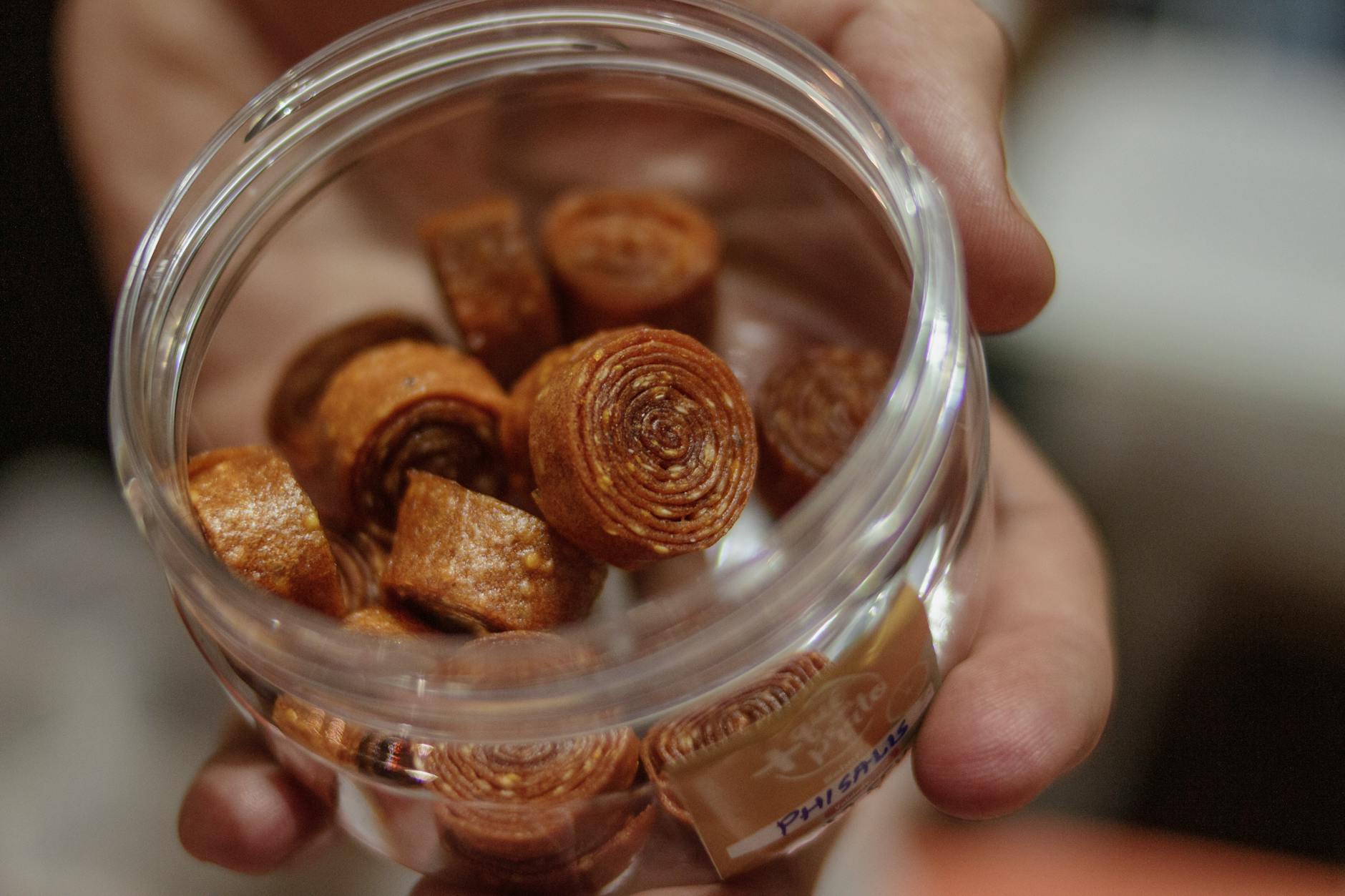 لواشک آلو زرد خانگی برش‌خورده