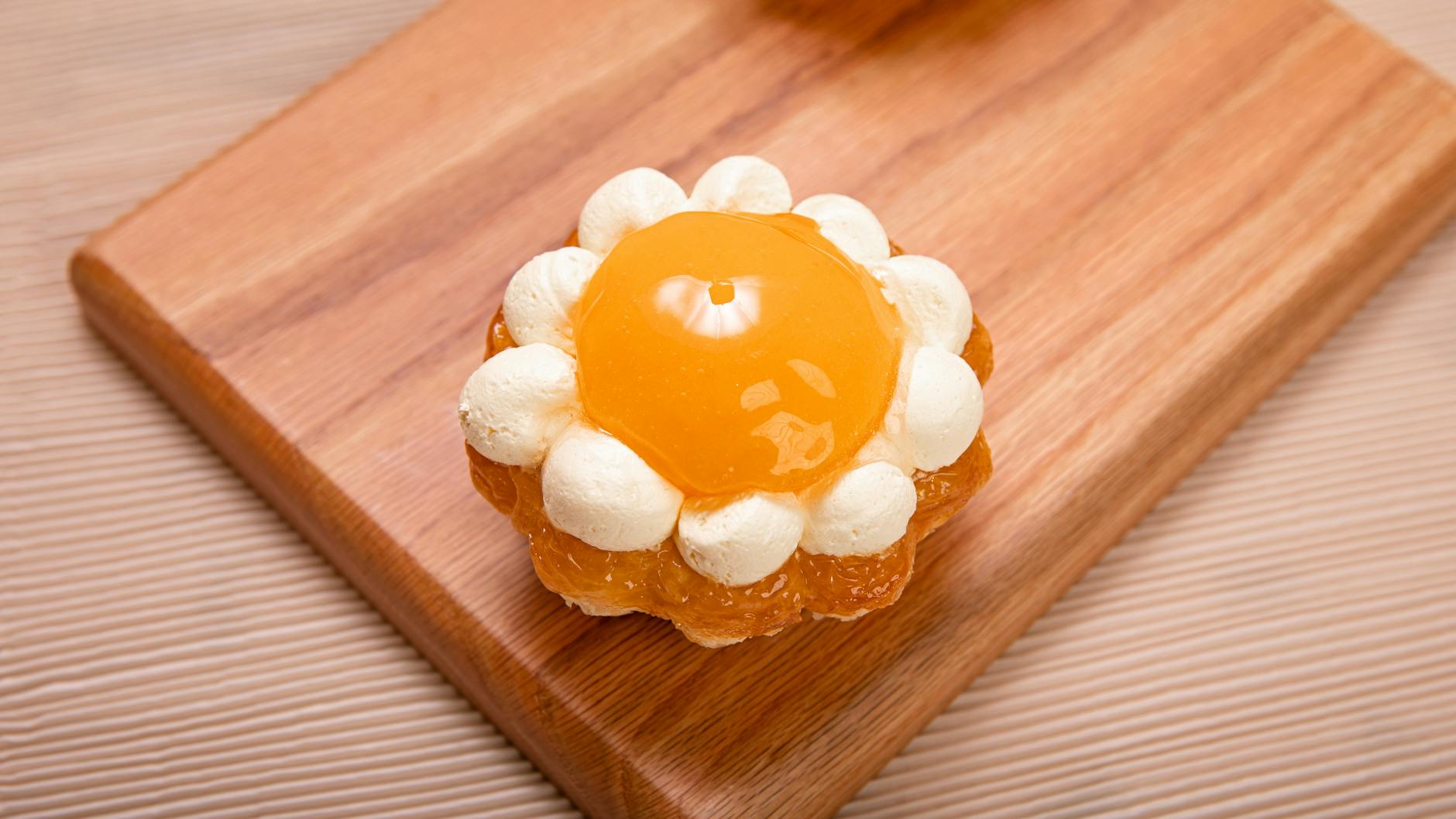 تارت زردآلو و پسته تازه و خانگی