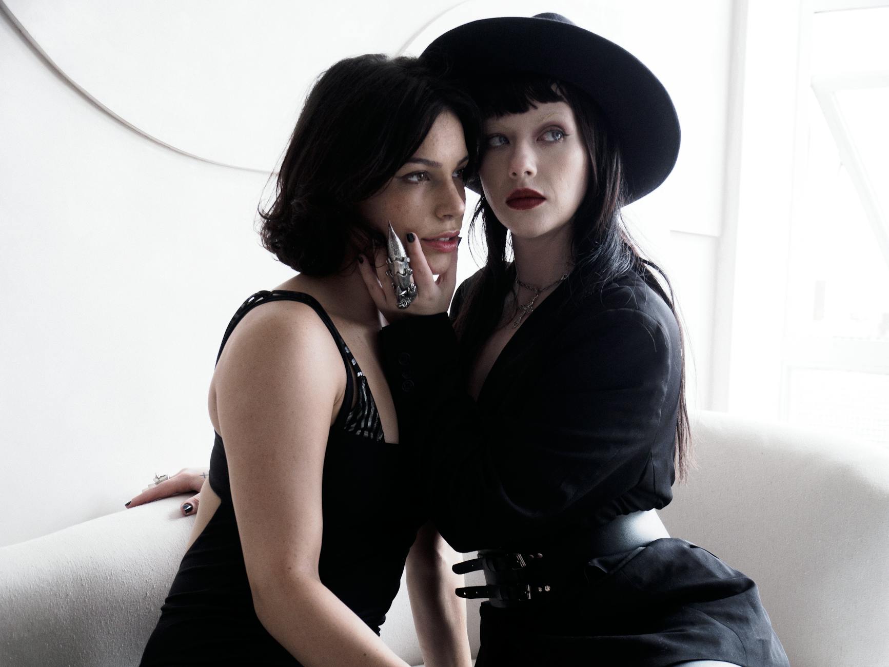 استایل لباس مشکی و تأثیر آن بر شخصیت