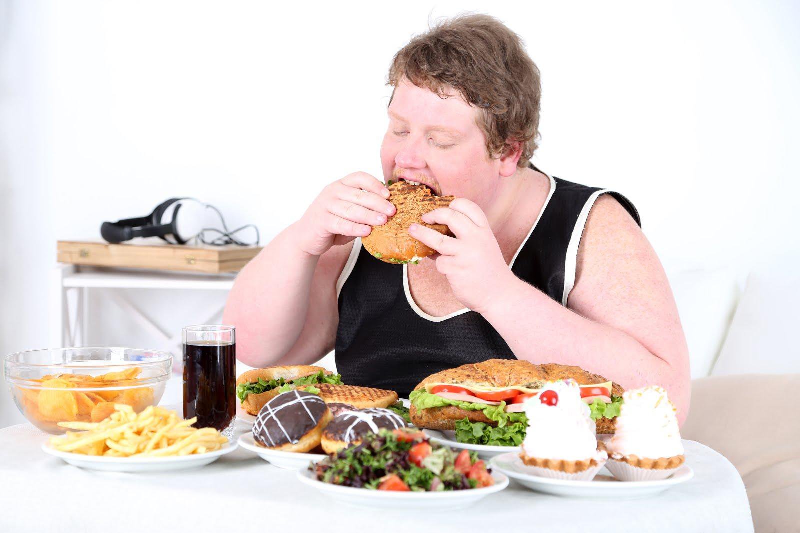 سریع غذا خوردن خطر اضافه وزن و چاقی را افزایش می دهد