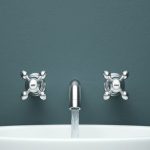 ترفندهای خانگی برای تمیز کردن شیرآلات سیاه شده به روش آسان