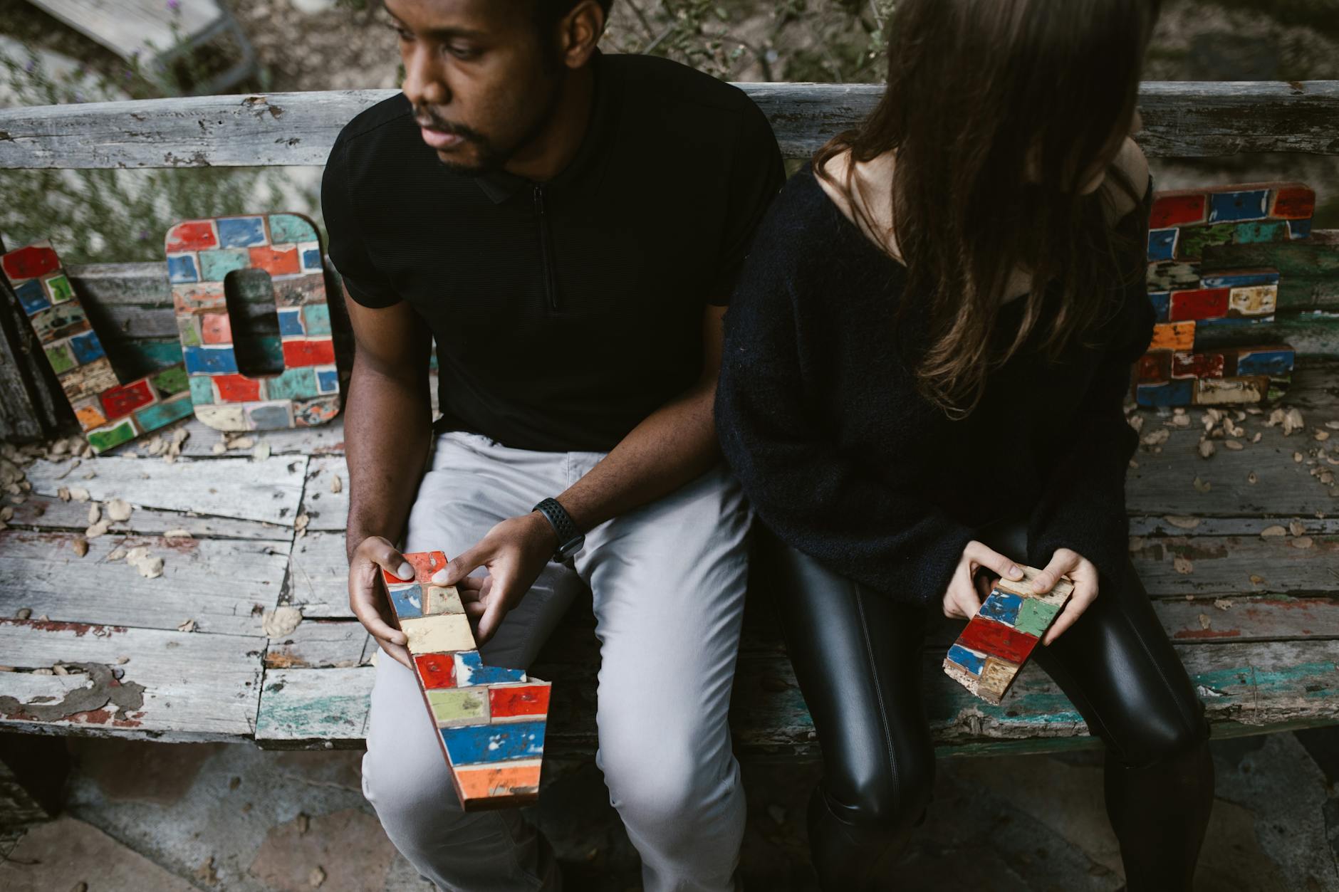 پیوند ترومایی چیست؟ وقتی مغز به رابطه ناسالم گیر می‌کند - toxic relationship couple