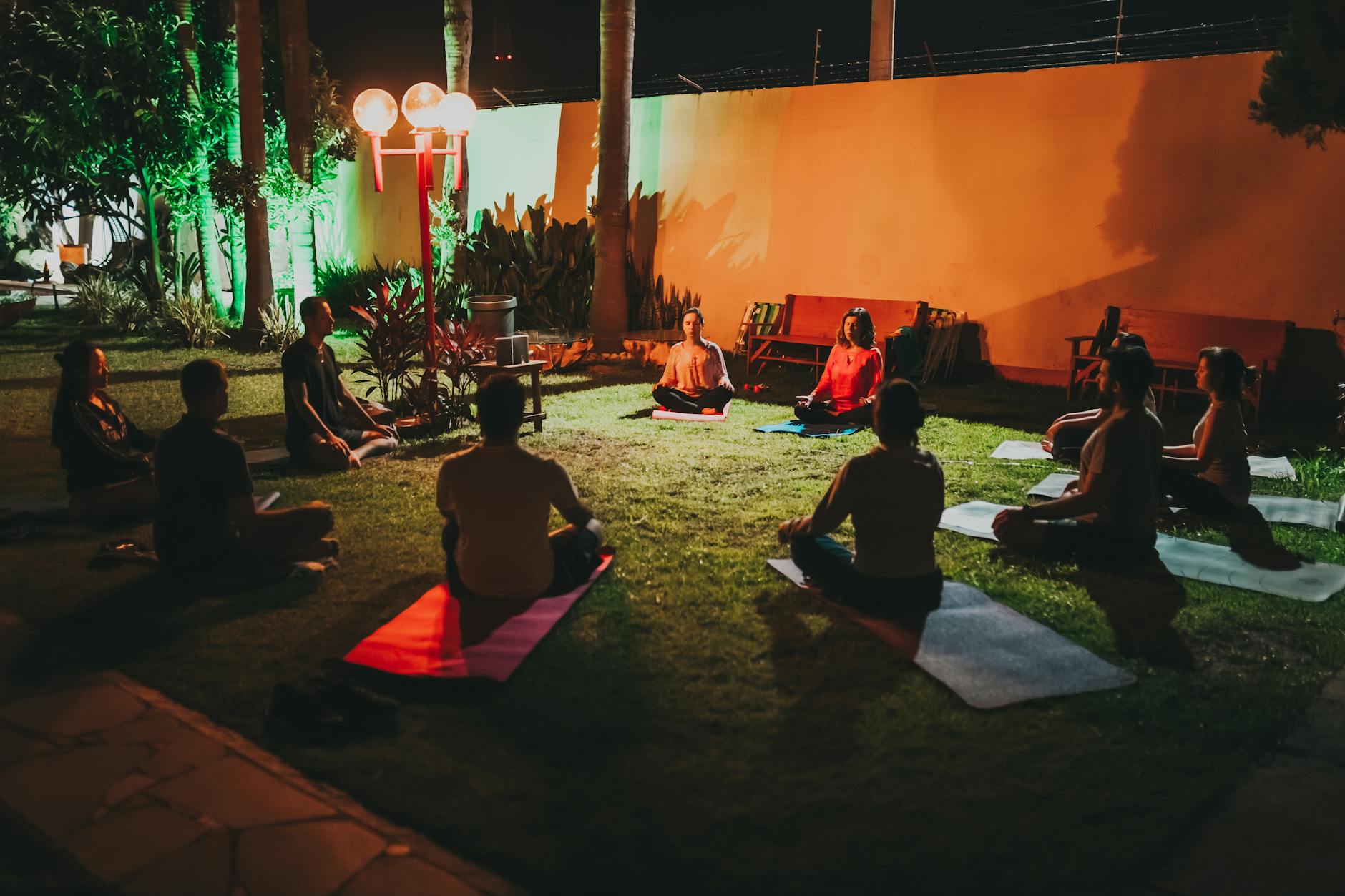 آیین‌های کوچک شبانه؛ راز آیین شبانه انرژی مثبت برای خواب عمیق و بیداری پرانرژی - relaxing night meditation