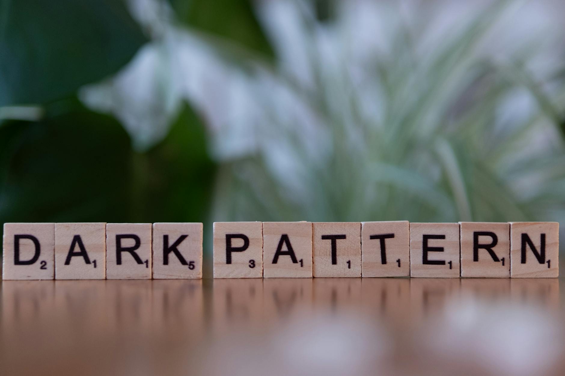 هوش تصمیمگیری چیست؟ ۷ خطای ذهنی که حتی آدمهای باهوش را از موفقیت دور میکند - cognitive bias illustration