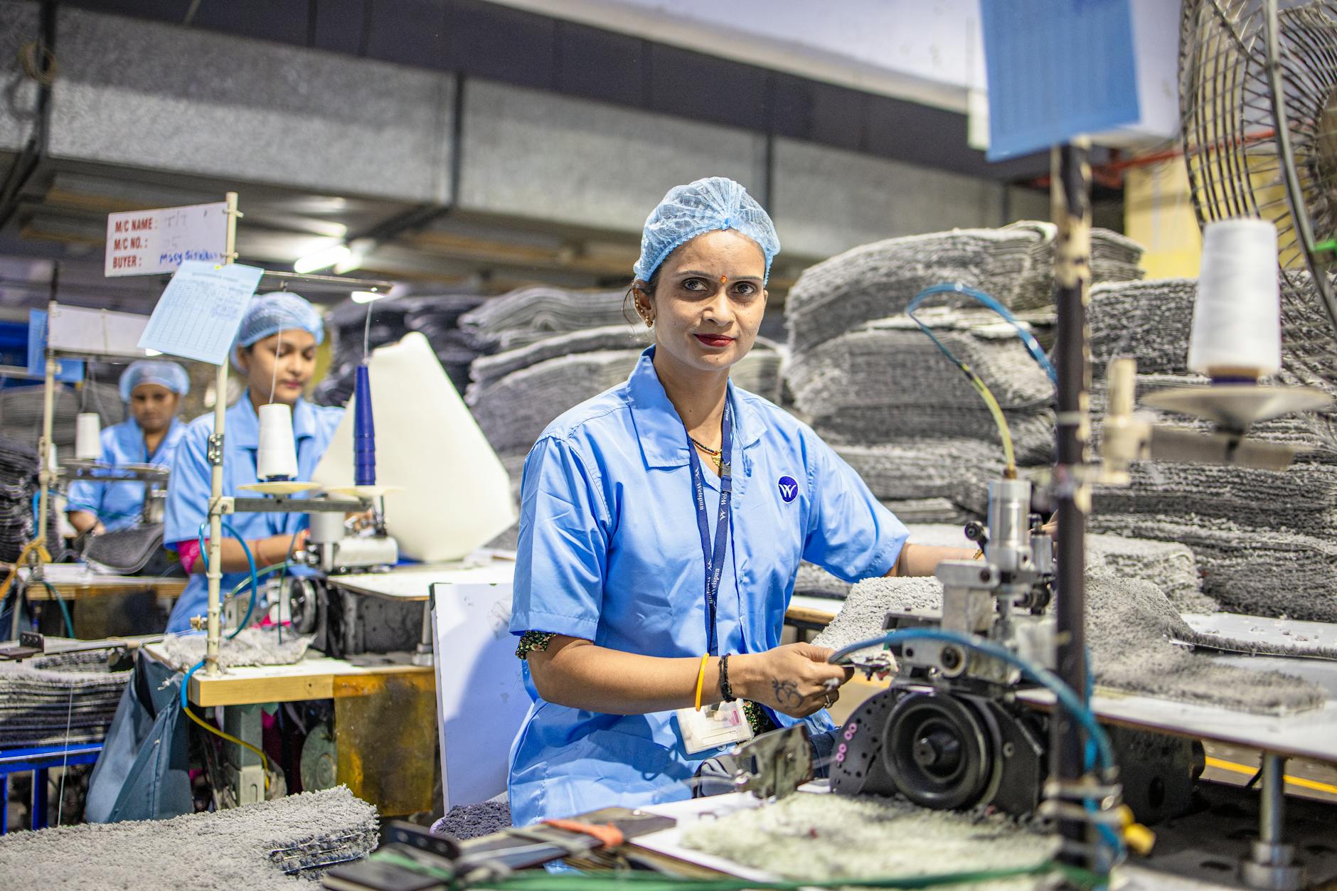 مهاجرت کاری بدون مدرک دانشگاهی؛ چطور با مهارتت بلیت خروج بگیری؟ - skilled worker factory