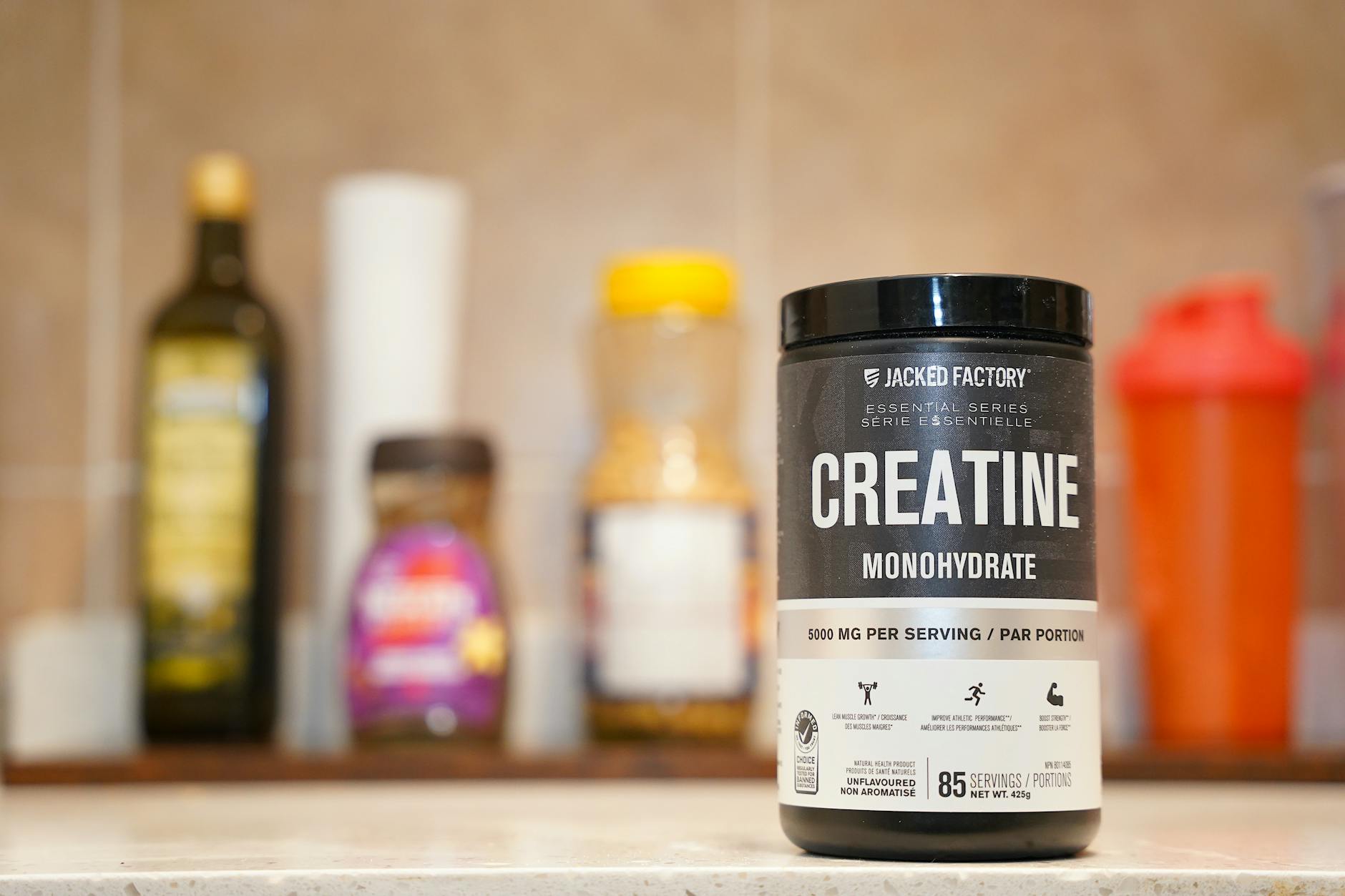مکمل کراتین چیست؟ فواید واقعی، روش مصرف درست و عوارض احتمالی - creatine supplement powder