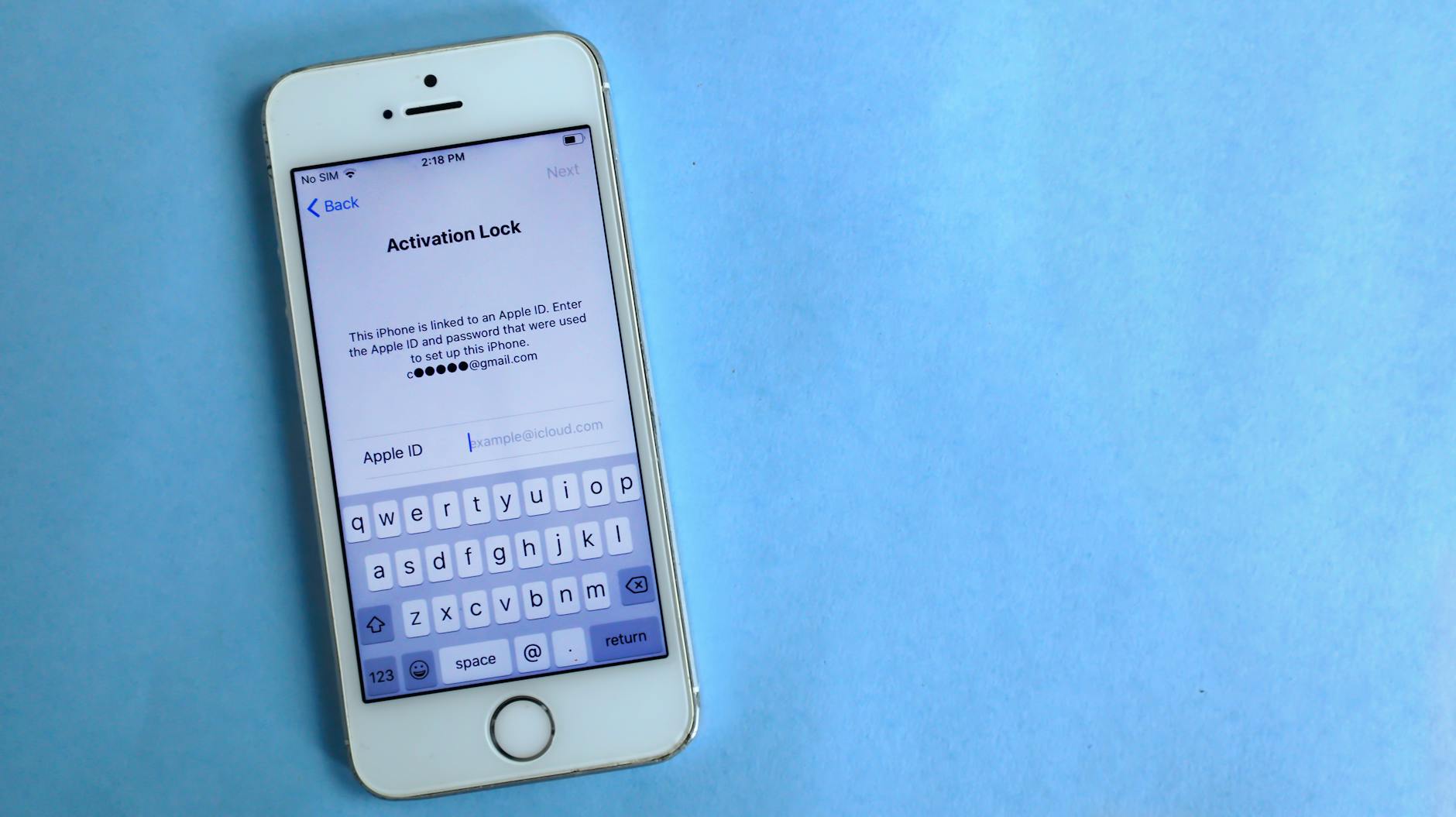 چطور هات اسپات آیفون را فعال کنیم؟ آموزش کامل + مدیریت مصرف اینترنت - iPhone hotspot password screen