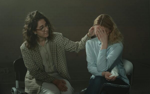 شوک فرهنگی بعد از مهاجرت چیست و چطور بدون افسردگی ازش عبور کنیم؟ (راهنمای واقعی برای روزهای سخت) - mental health support immigrant