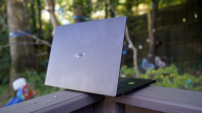 رندرهای سه‌بعدی و تایم‌لاین سنگین در لپ تاپ ایسوس پرو آرت P16 مدل ۲۰۲۶