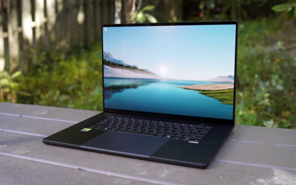بررسی لپ تاپ ایسوس پرو آرت P16 با بدنه باریک تمام فلزی و تاچپد مجهز به Asus Dial