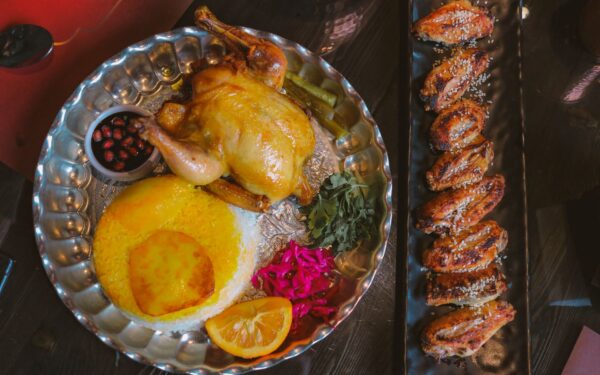 طرز تهیه هویج پلو مجلسی با مرغ زعفرانی و زرشک