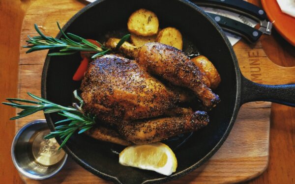 طرز تهیه اکبر جوجه اصل گلوگاه با مرغ بریان طلایی و برنج دانه ایرانی
