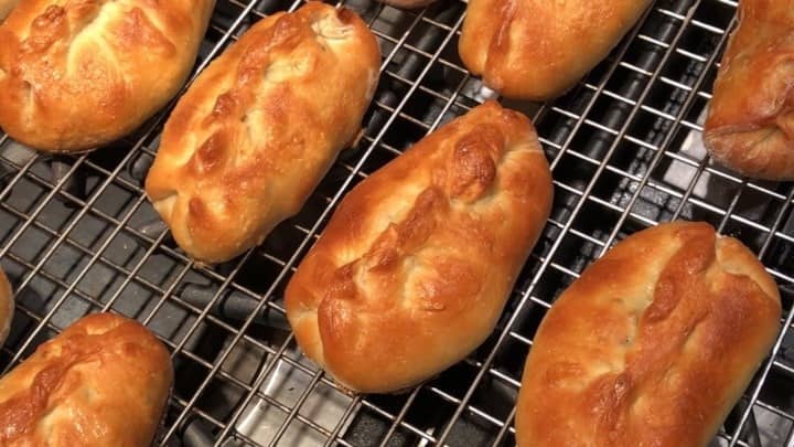 طرز تهیه پیراشکی گوشت (غذاییی مناسب مهمانی ها)