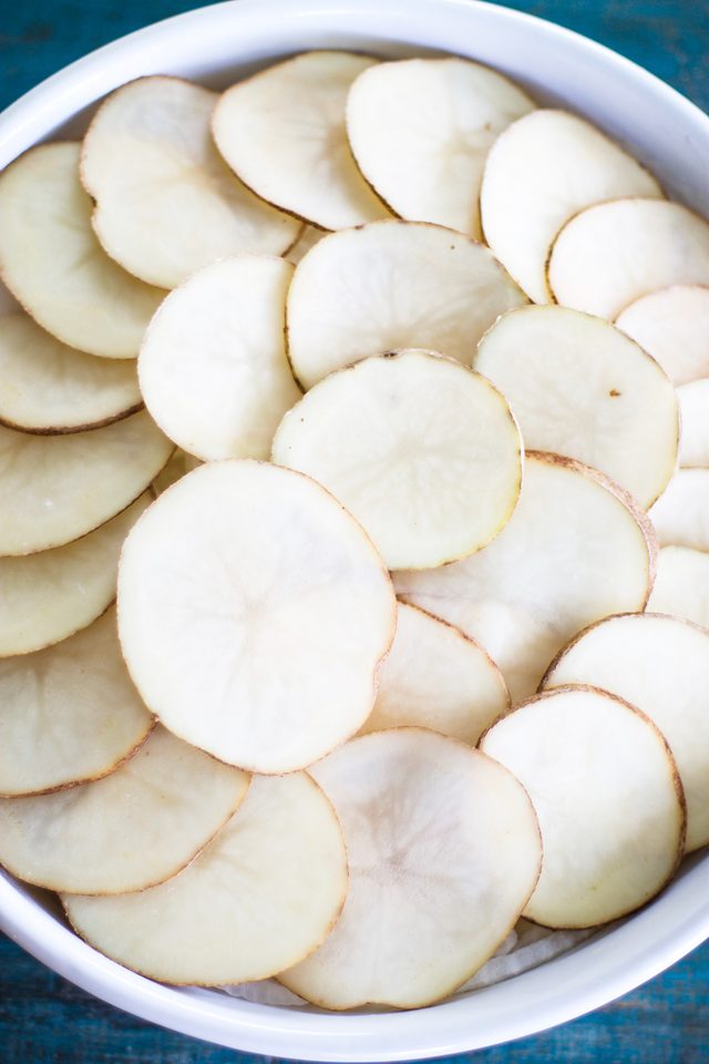 طرز تهیه آسان و سریع سیب زمینی با پنیر