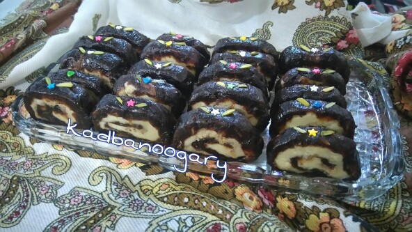طرز تهیه رولت حلوا خرمایی