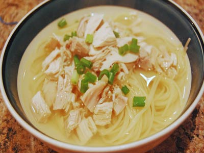 طرز تهیه سوپ نودل و مرغ پر ادویه(ژاپنی)