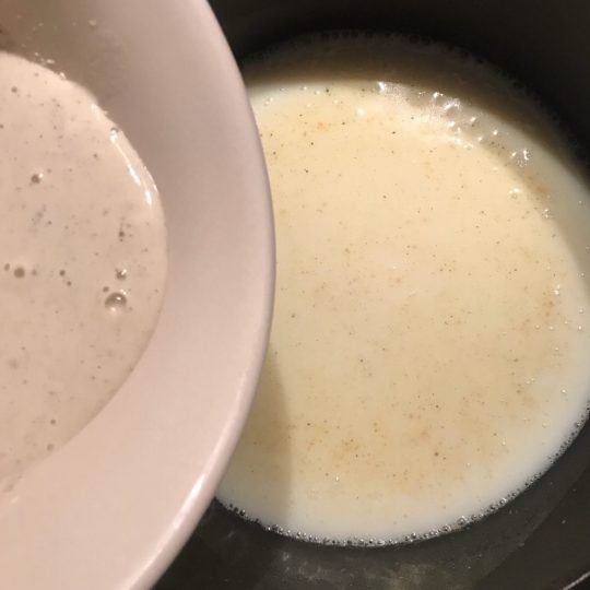 طرز تهیه سوپ مرغ کرمی مرحله به مرحله