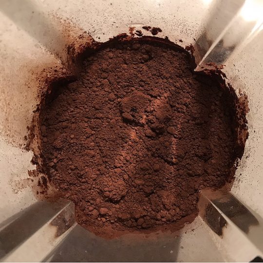طرز تهیه میلک شیک شکلاتی مرحله به مرحله