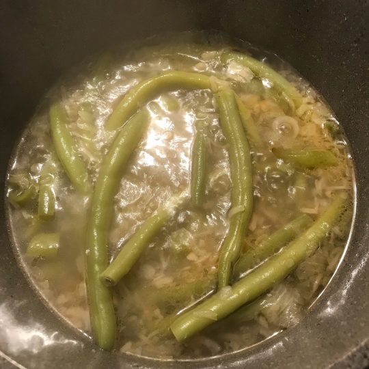 طرز تهیه خورشت لوبیا سبز و گوشت به روشی جدید