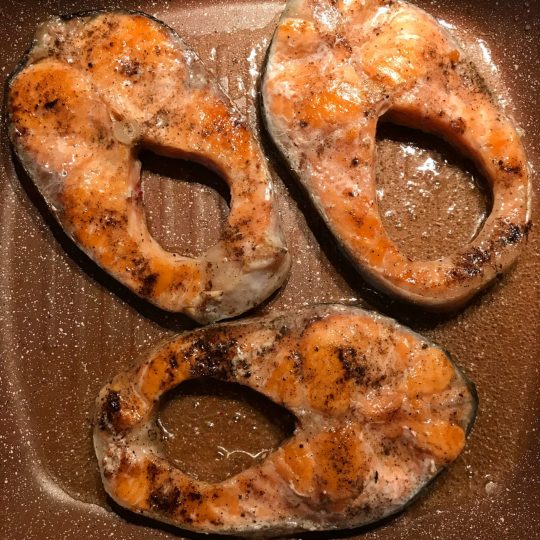طرز تهیه ماهی سالمون با سس لیمو مرحله به مرحله