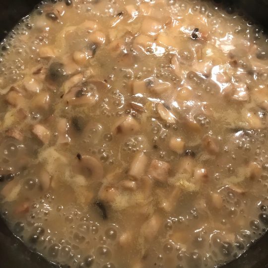 طرز تهیه سوپ قارچ خامه ای لطیف