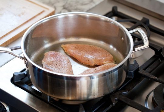 طرز تهیه پخت سینه مرغ رژیمی سریع و ساده