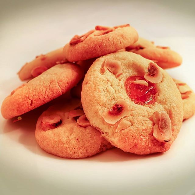 طرز تهیه شیرینی لیمویی با مارمالاد زردآلو