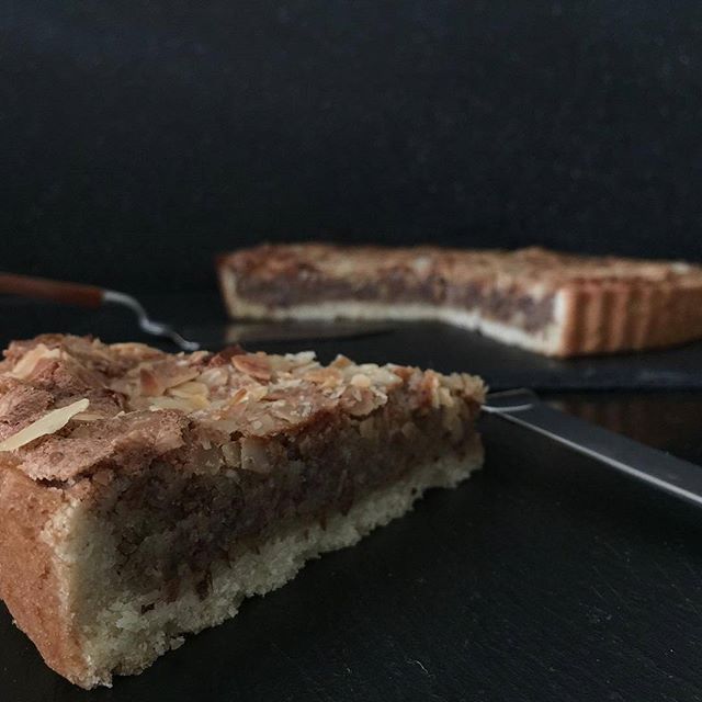 طرز تهیه تارت بادام