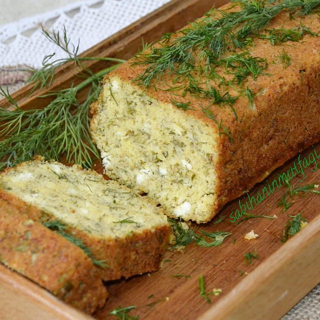 طرز تهیه کیک نمکی با پنیر، شوید، جعفری و نعناع