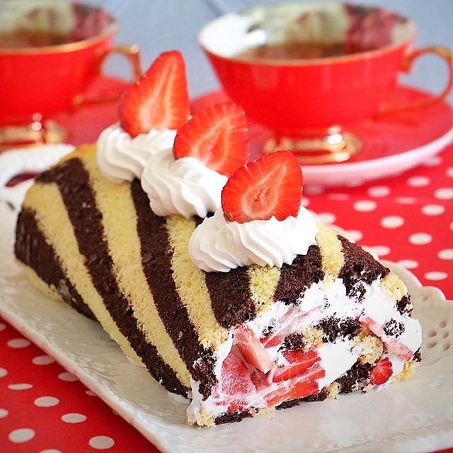 طرز تهیه رولت خامه ای