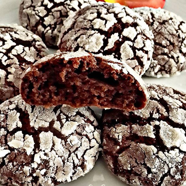 طرز تهیه کوکی شکلاتی ترک خورده