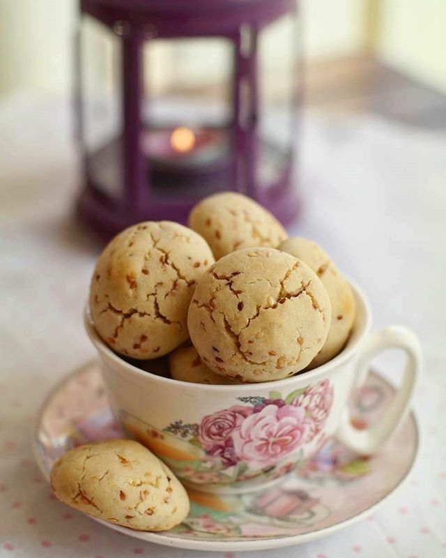 طرز تهیه قرابیه کنجدی