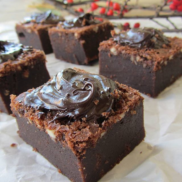 طرز تهیه براونی فندقی