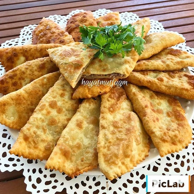 طرز تهیه چی بورک گوشتی